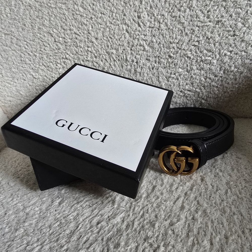 Gucci Black Leather Belt with Gold GG Buckle